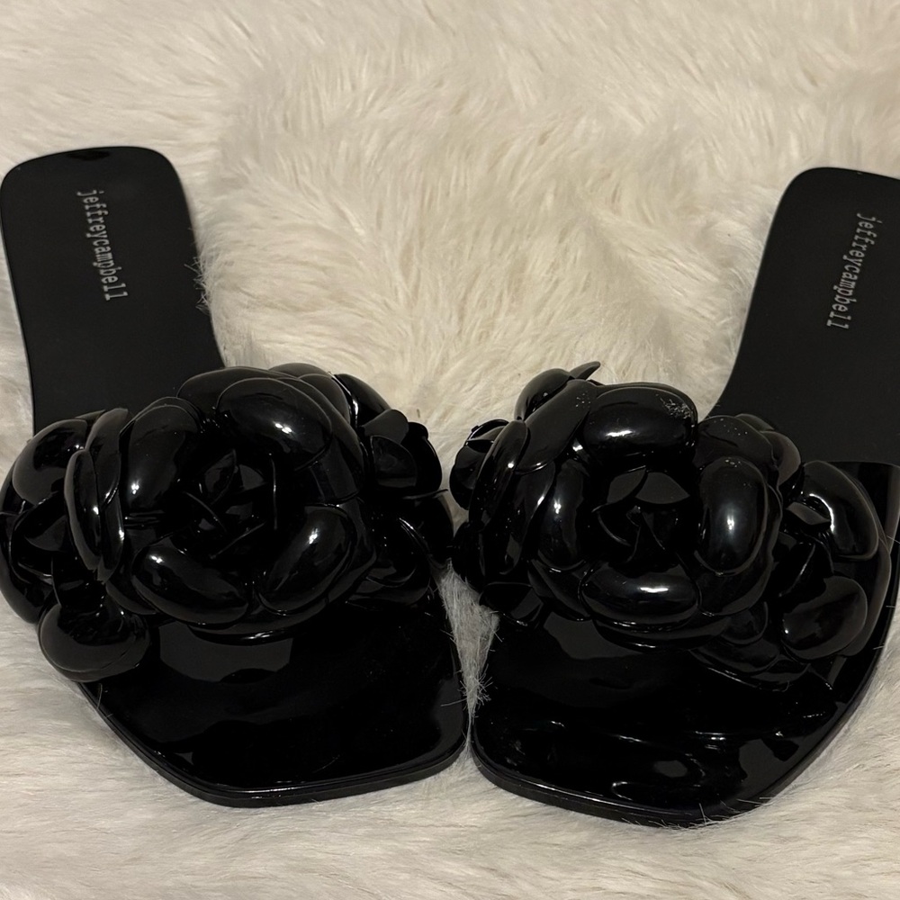 NWOT Jeffrey Campbell Glossy Black Floral Slides - Picture 4 of 4